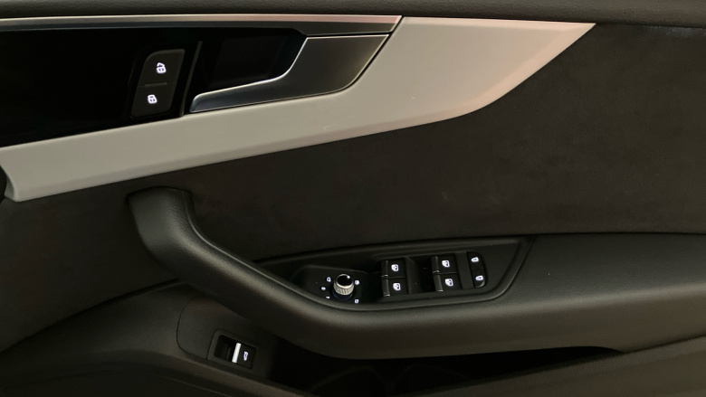 Audi A4 35 TFSI S Line 5dr S Tronic Petrol Estate